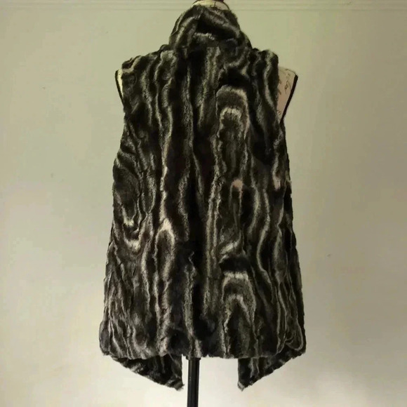 Tart Collections Faux Fur Vest - Picture 4 of 5